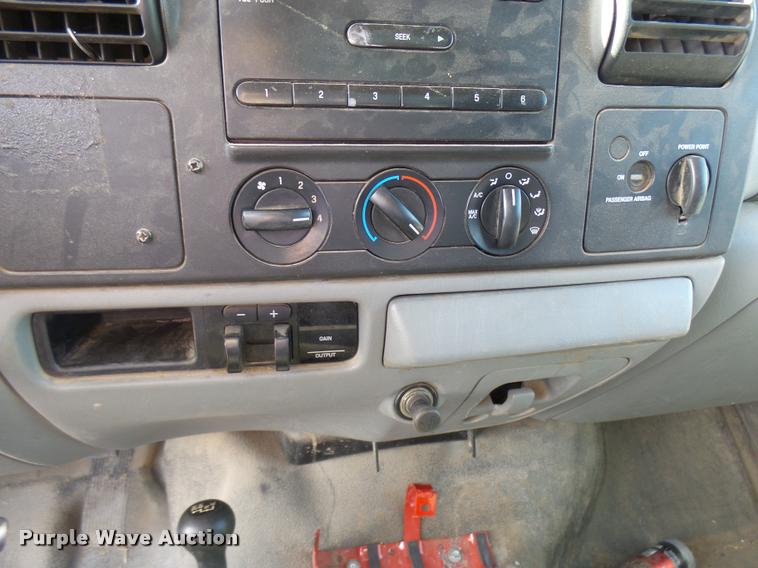 image for item DB2448 2006 Ford F250 Super Duty pickup truck