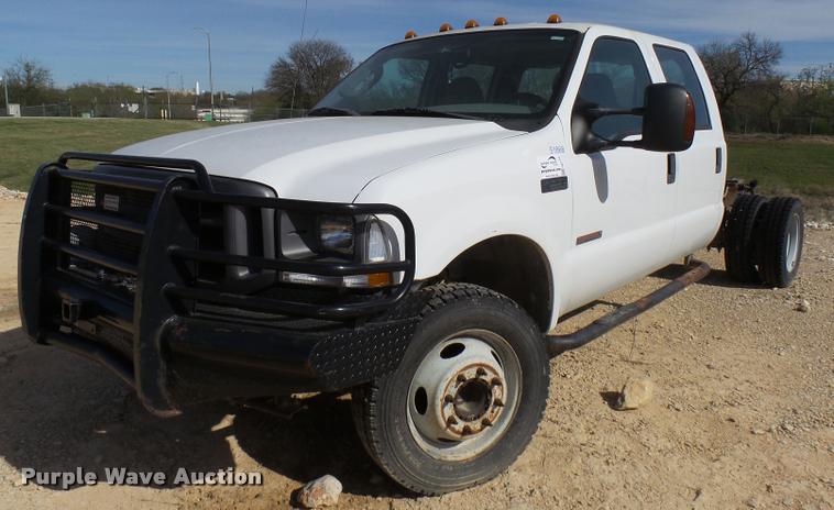image for item DB2450 2004 Ford F550 Crew Cab truck cab and chassis
