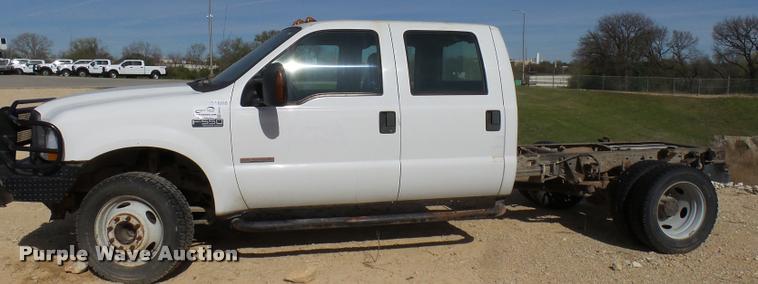 image for item DB2450 2004 Ford F550 Crew Cab truck cab and chassis