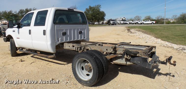 image for item DB2450 2004 Ford F550 Crew Cab truck cab and chassis