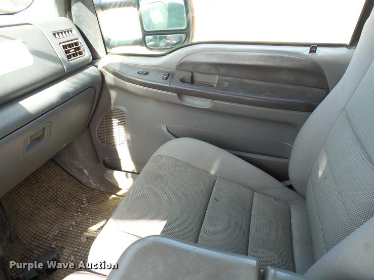 image for item DB2450 2004 Ford F550 Crew Cab truck cab and chassis