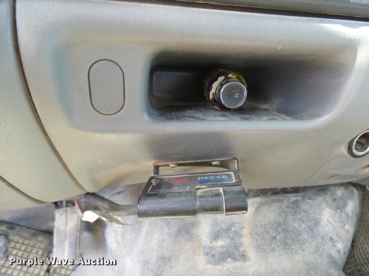 image for item DB2450 2004 Ford F550 Crew Cab truck cab and chassis