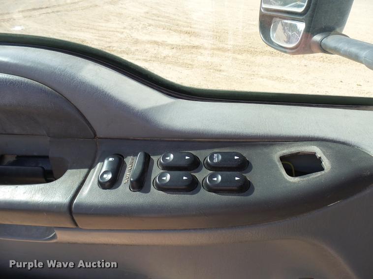 image for item DB2450 2004 Ford F550 Crew Cab truck cab and chassis