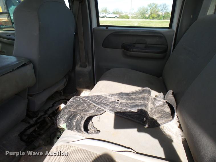image for item DB2450 2004 Ford F550 Crew Cab truck cab and chassis