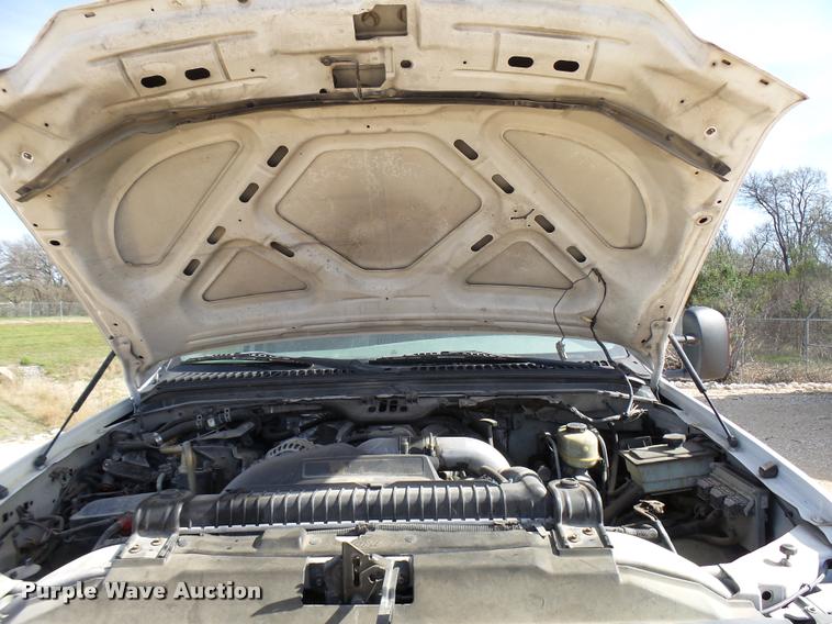 image for item DB2450 2004 Ford F550 Crew Cab truck cab and chassis