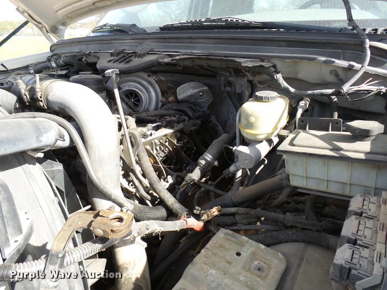 image for item DB2450 2004 Ford F550 Crew Cab truck cab and chassis