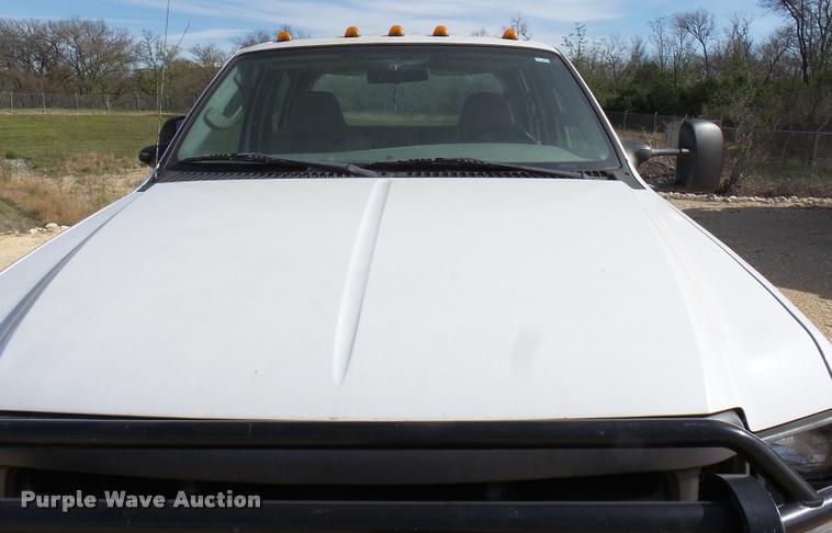 image for item DB2450 2004 Ford F550 Crew Cab truck cab and chassis