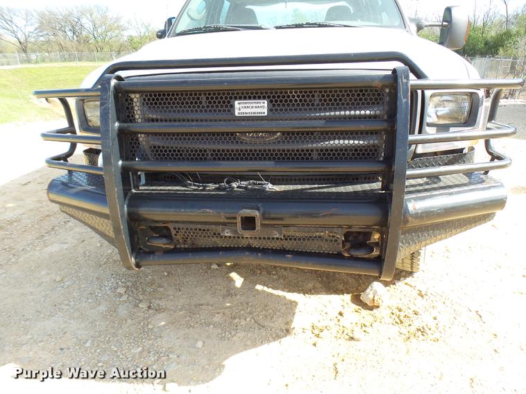 image for item DB2450 2004 Ford F550 Crew Cab truck cab and chassis