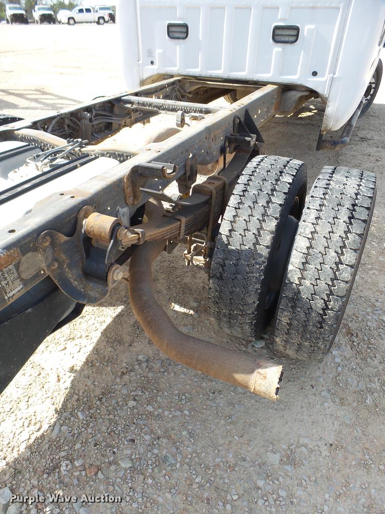 image for item DB2450 2004 Ford F550 Crew Cab truck cab and chassis
