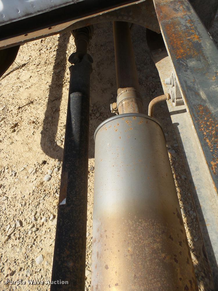 image for item DB2450 2004 Ford F550 Crew Cab truck cab and chassis