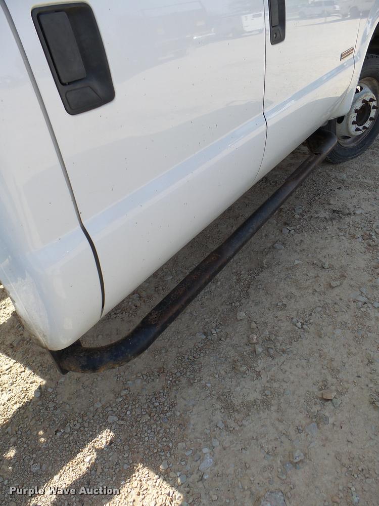image for item DB2450 2004 Ford F550 Crew Cab truck cab and chassis