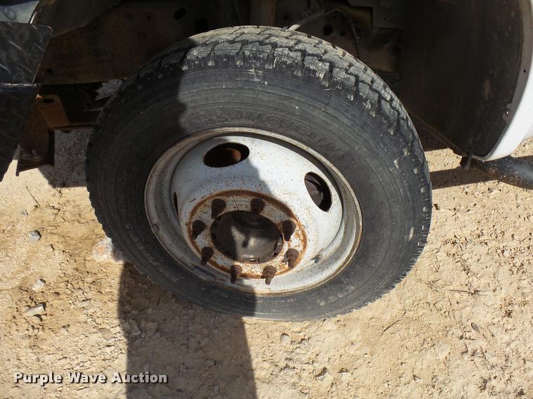 image for item DB2450 2004 Ford F550 Crew Cab truck cab and chassis