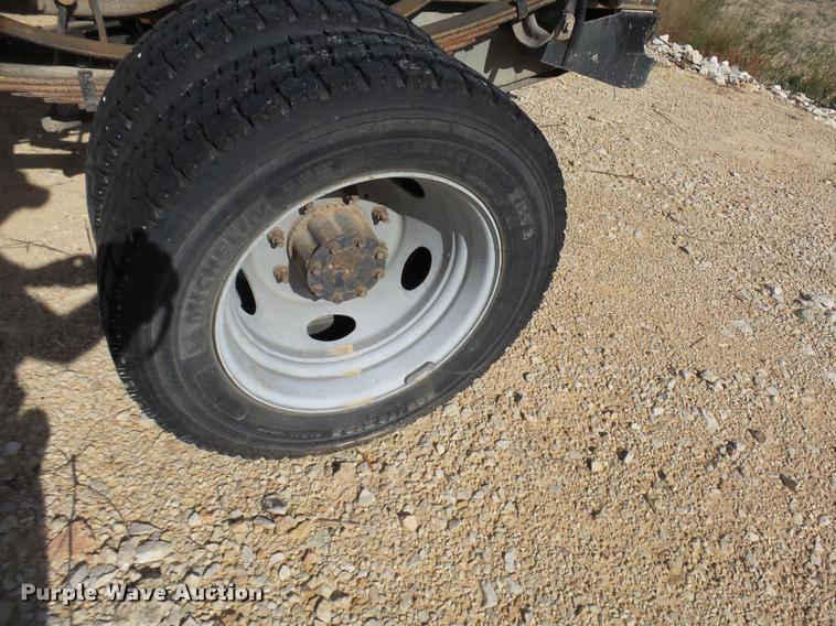 image for item DB2450 2004 Ford F550 Crew Cab truck cab and chassis