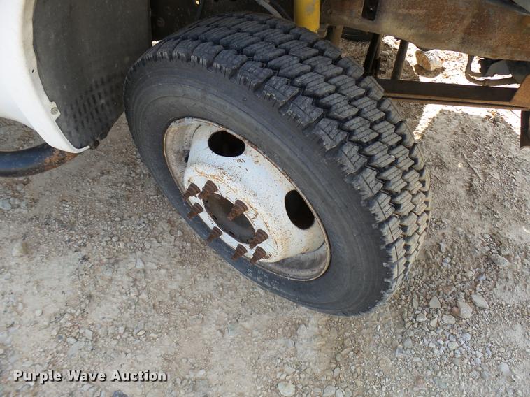 image for item DB2450 2004 Ford F550 Crew Cab truck cab and chassis