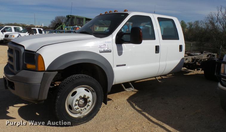 image for item DB2451 2005 Ford F550 Crew Cab truck cab and chassis