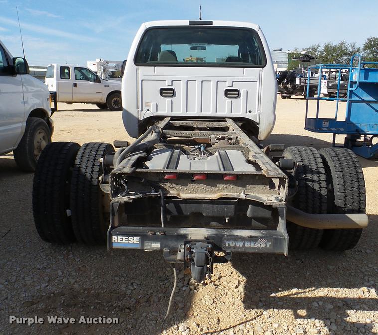 image for item DB2451 2005 Ford F550 Crew Cab truck cab and chassis