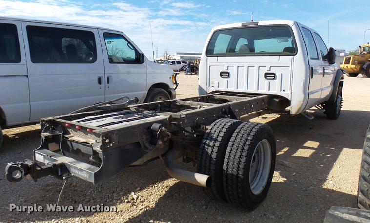 image for item DB2451 2005 Ford F550 Crew Cab truck cab and chassis
