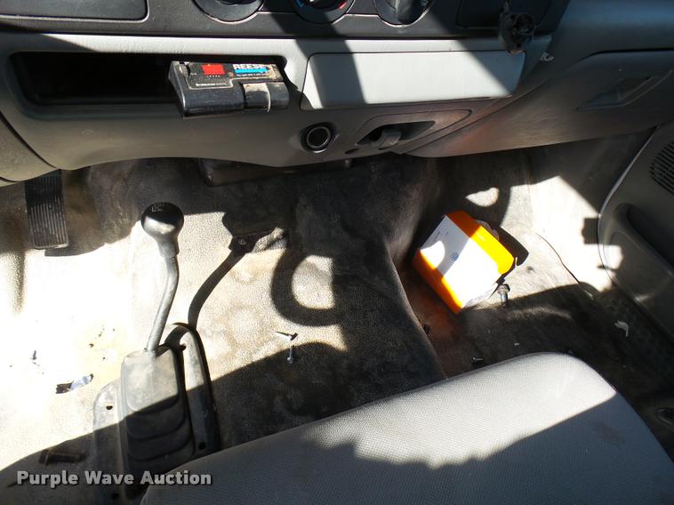 image for item DB2451 2005 Ford F550 Crew Cab truck cab and chassis