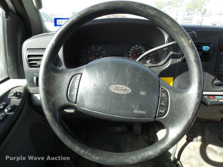 image for item DB2451 2005 Ford F550 Crew Cab truck cab and chassis