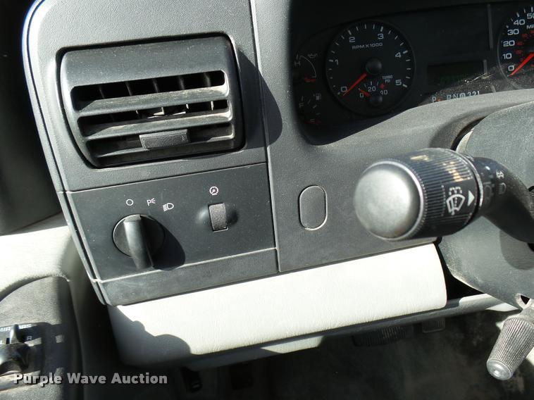 image for item DB2451 2005 Ford F550 Crew Cab truck cab and chassis