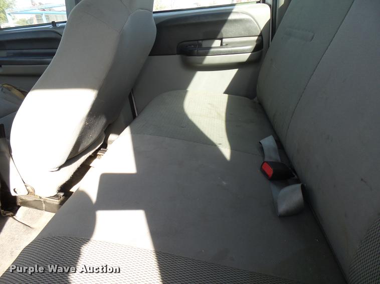 image for item DB2451 2005 Ford F550 Crew Cab truck cab and chassis