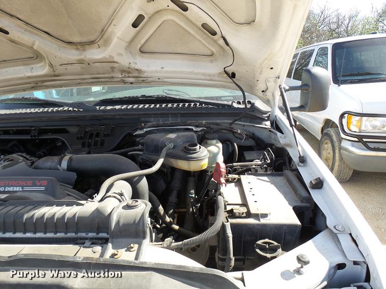 image for item DB2451 2005 Ford F550 Crew Cab truck cab and chassis