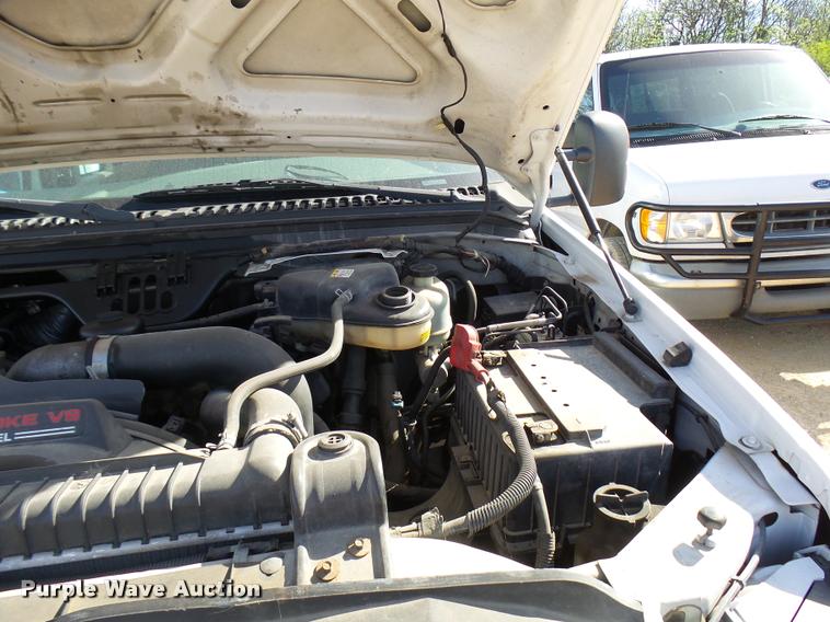 image for item DB2451 2005 Ford F550 Crew Cab truck cab and chassis