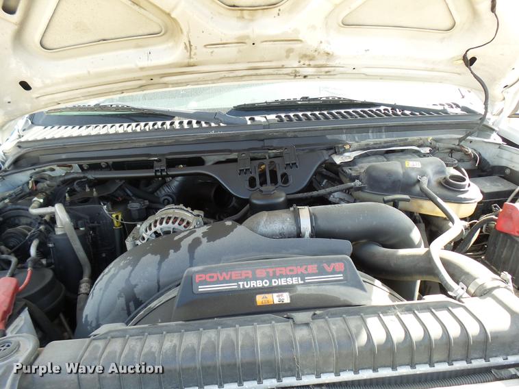 image for item DB2451 2005 Ford F550 Crew Cab truck cab and chassis