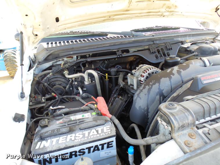 image for item DB2451 2005 Ford F550 Crew Cab truck cab and chassis