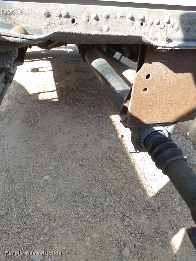 image for item DB2451 2005 Ford F550 Crew Cab truck cab and chassis