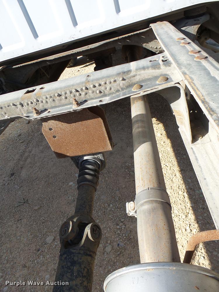 image for item DB2451 2005 Ford F550 Crew Cab truck cab and chassis