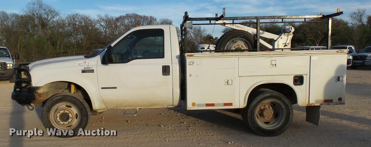 image for item DB2452 2000 Ford F550 Super Duty utility truck