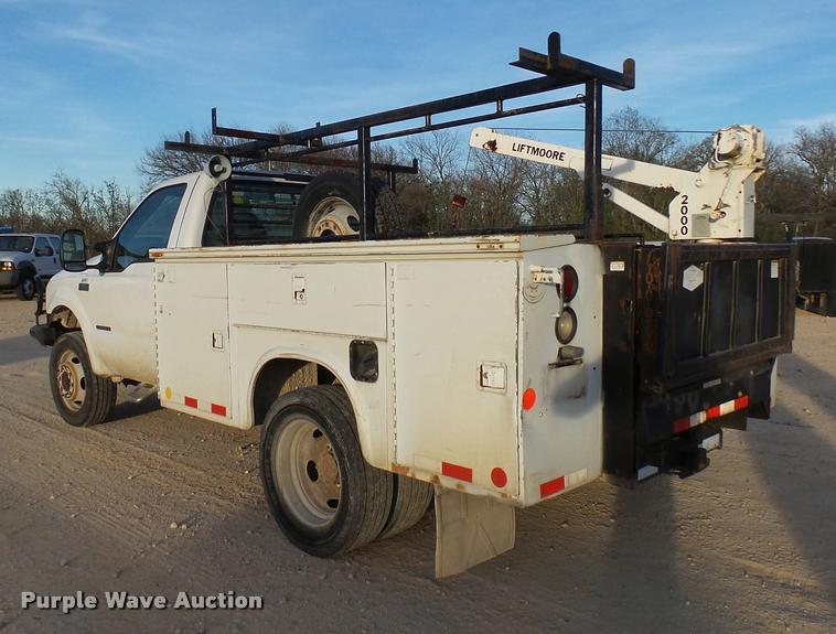 image for item DB2452 2000 Ford F550 Super Duty utility truck