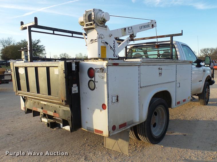 image for item DB2452 2000 Ford F550 Super Duty utility truck