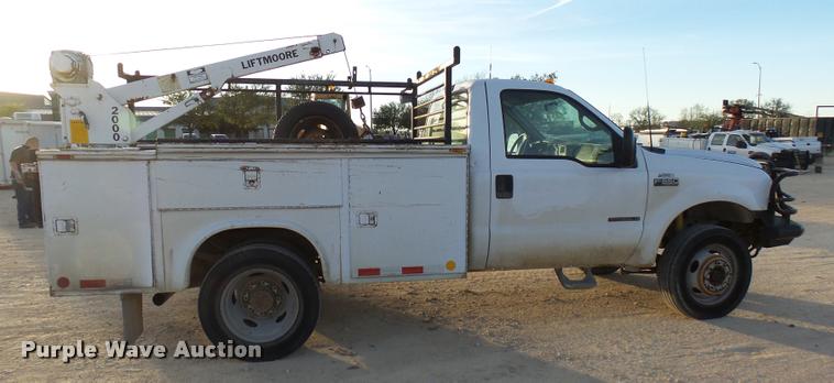 image for item DB2452 2000 Ford F550 Super Duty utility truck