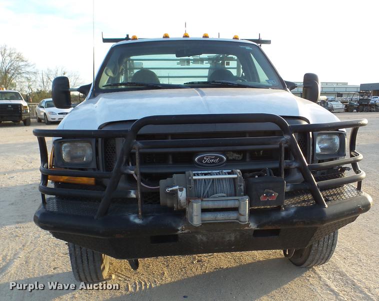 image for item DB2452 2000 Ford F550 Super Duty utility truck