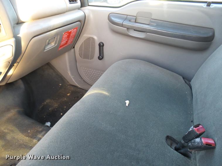 image for item DB2452 2000 Ford F550 Super Duty utility truck