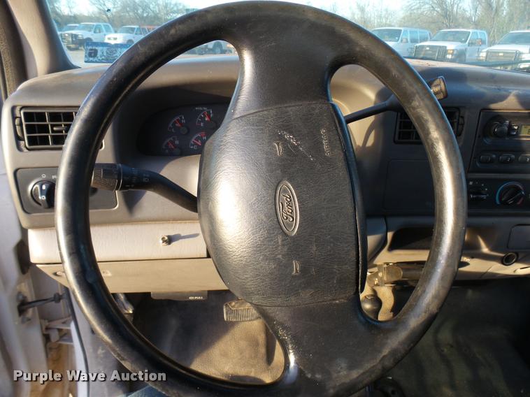 image for item DB2452 2000 Ford F550 Super Duty utility truck