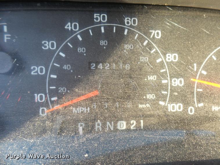 image for item DB2452 2000 Ford F550 Super Duty utility truck