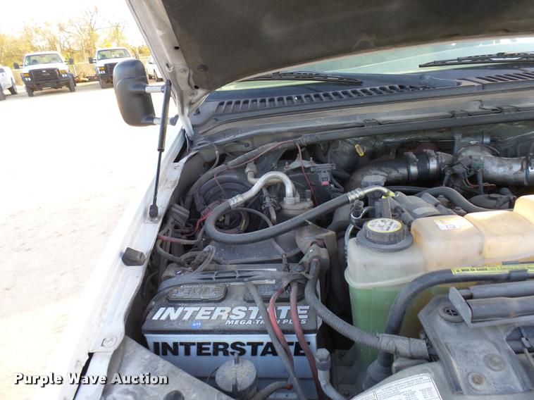 image for item DB2452 2000 Ford F550 Super Duty utility truck