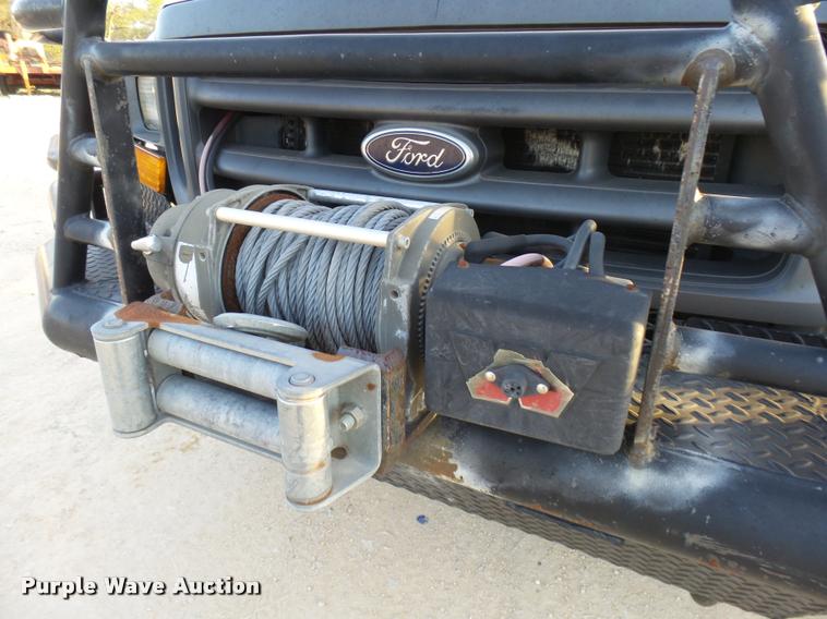 image for item DB2452 2000 Ford F550 Super Duty utility truck