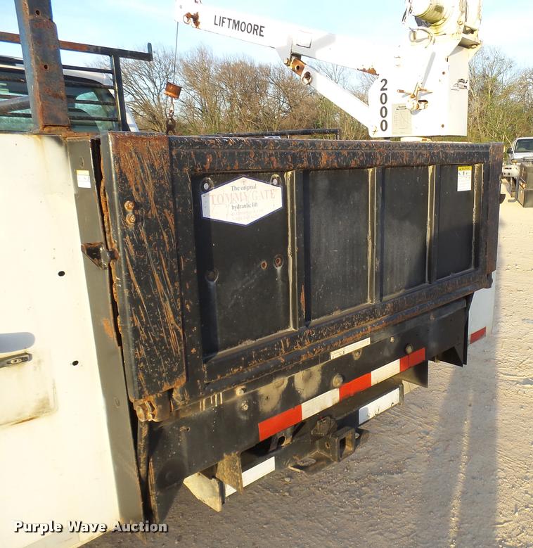 image for item DB2452 2000 Ford F550 Super Duty utility truck