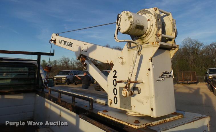 image for item DB2452 2000 Ford F550 Super Duty utility truck