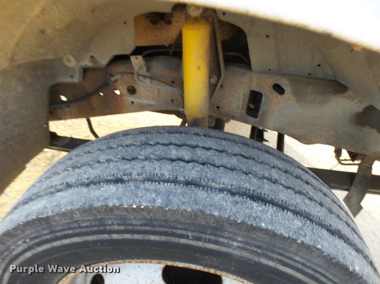 image for item DB2452 2000 Ford F550 Super Duty utility truck