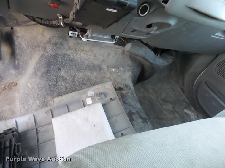 image for item DB2453 2004 Ford F350 Super Duty SuperCab pickup truck cab and chassis