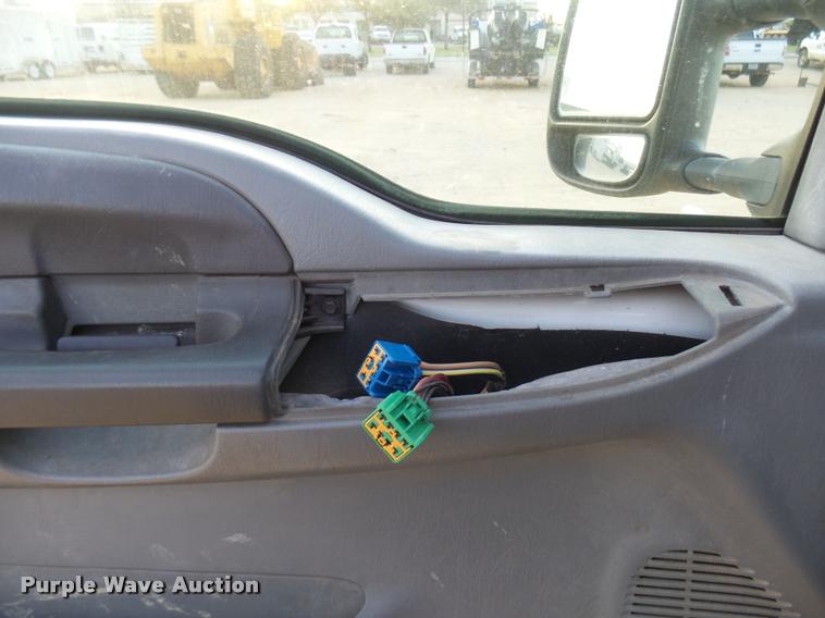 image for item DB2453 2004 Ford F350 Super Duty SuperCab pickup truck cab and chassis