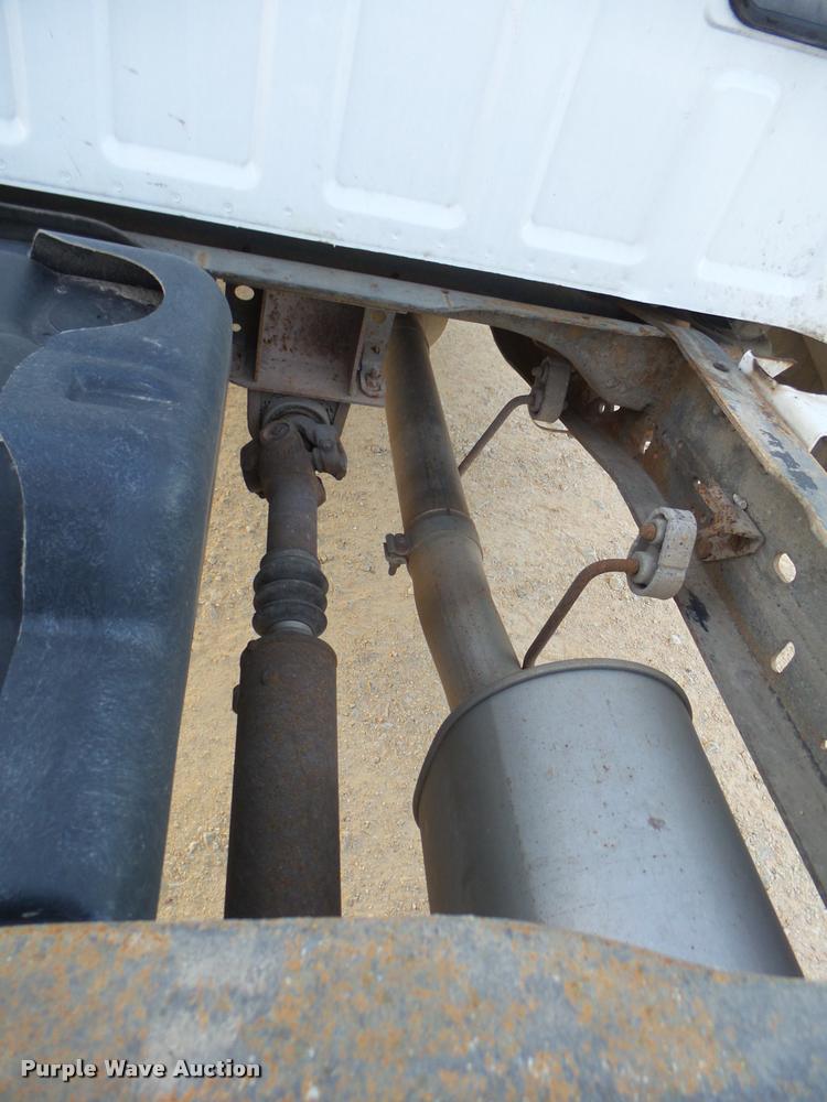 image for item DB2453 2004 Ford F350 Super Duty SuperCab pickup truck cab and chassis