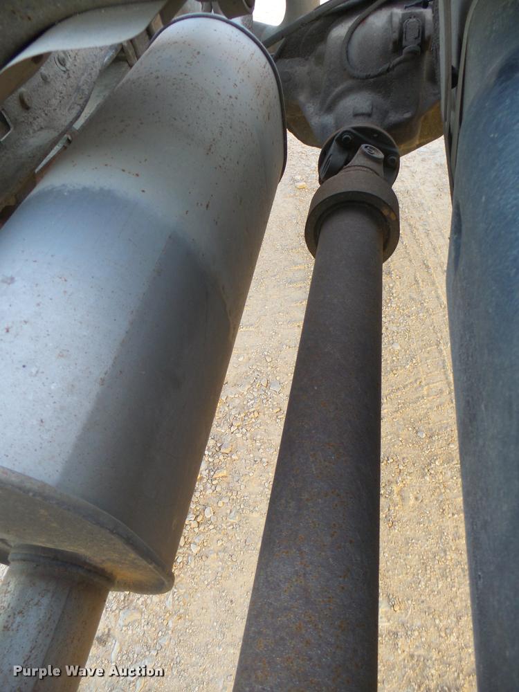 image for item DB2453 2004 Ford F350 Super Duty SuperCab pickup truck cab and chassis