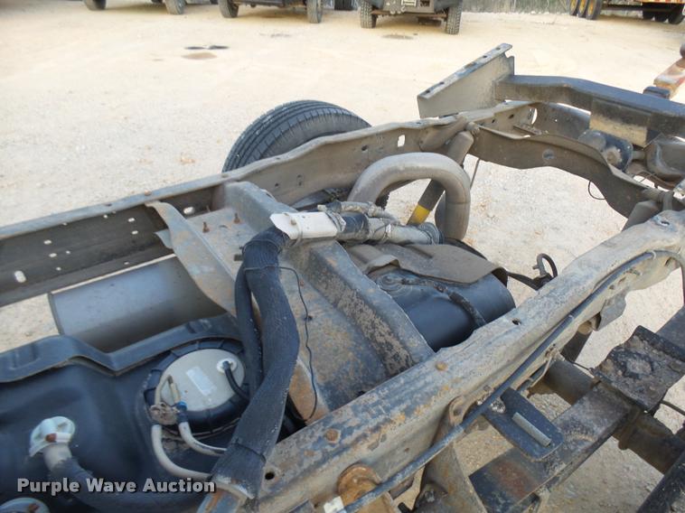 image for item DB2453 2004 Ford F350 Super Duty SuperCab pickup truck cab and chassis