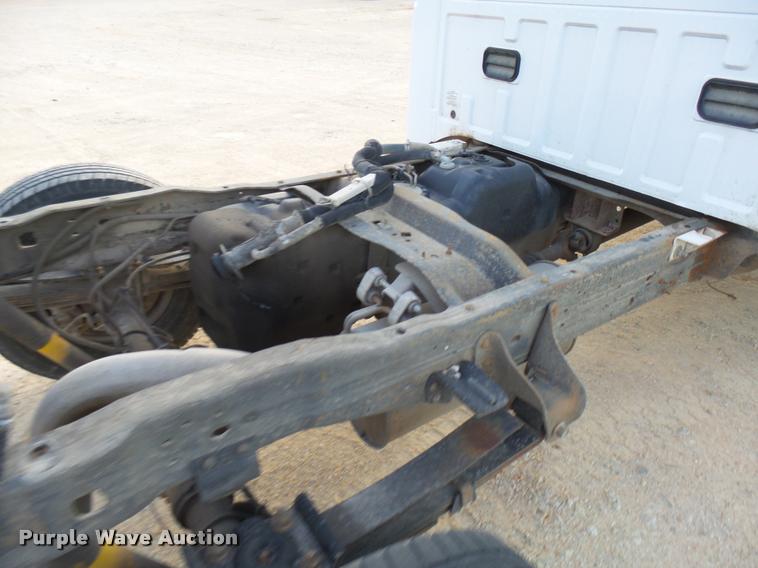 image for item DB2453 2004 Ford F350 Super Duty SuperCab pickup truck cab and chassis